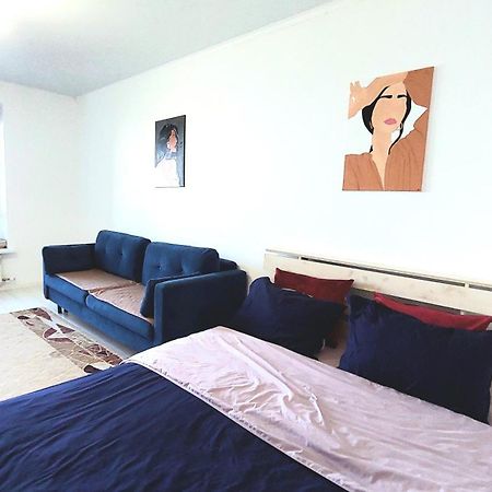 Аэропорт 10 Минут Appartement Astana Buitenkant foto
