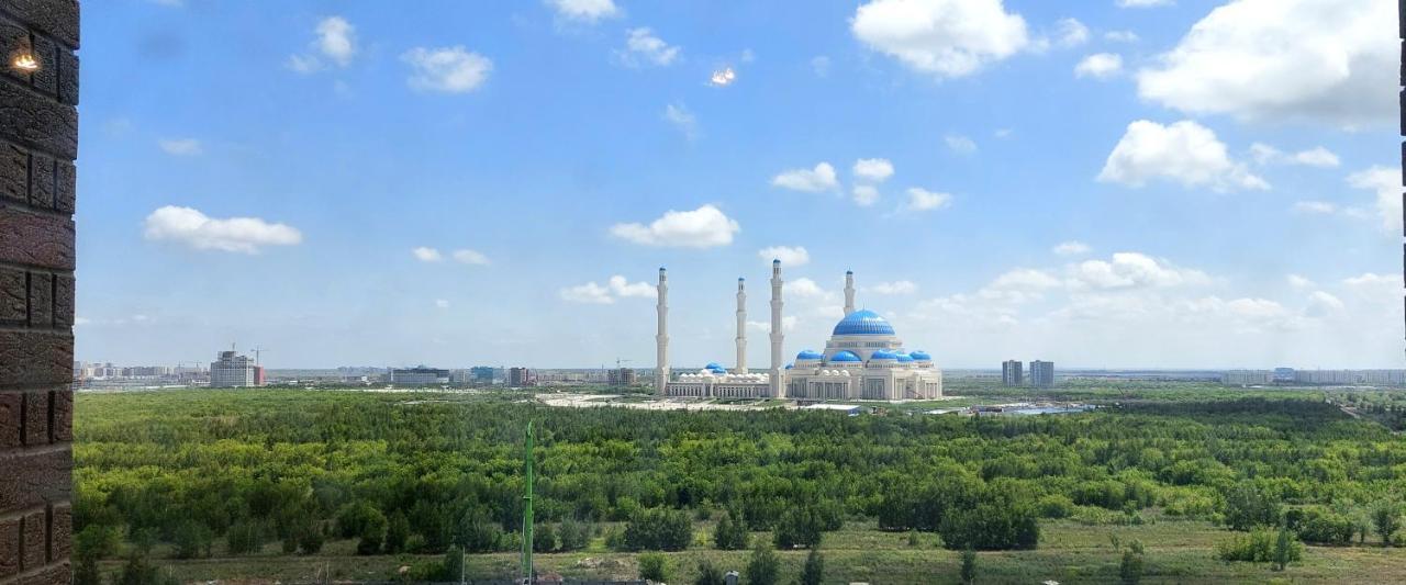 Аэропорт 10 Минут Appartement Astana Buitenkant foto