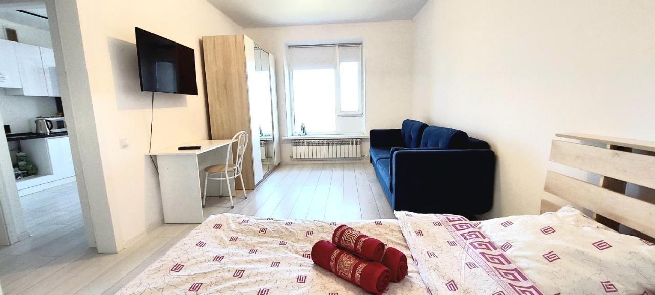 Аэропорт 10 Минут Appartement Astana Buitenkant foto