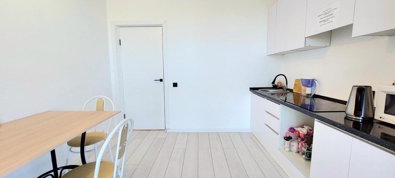 Аэропорт 10 Минут Appartement Astana Buitenkant foto