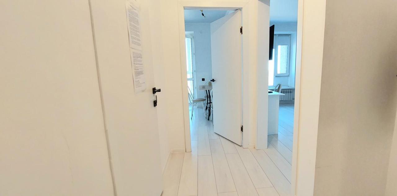Аэропорт 10 Минут Appartement Astana Buitenkant foto